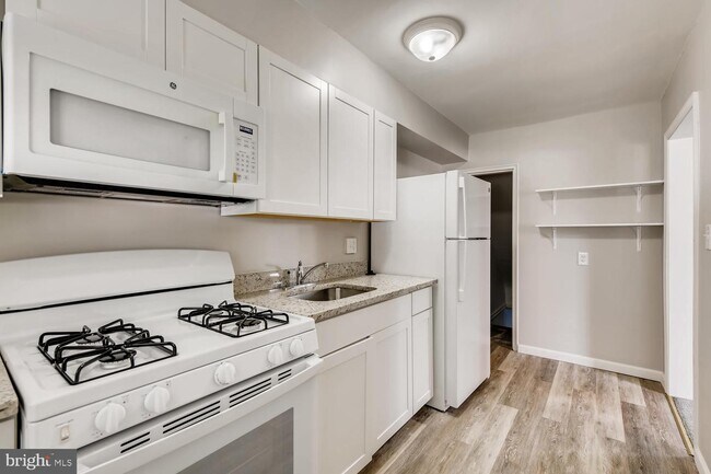 Foto del edificio - 7836 Wynbrook Rd