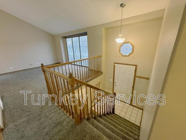 Building Photo - 2107 Queen Dr