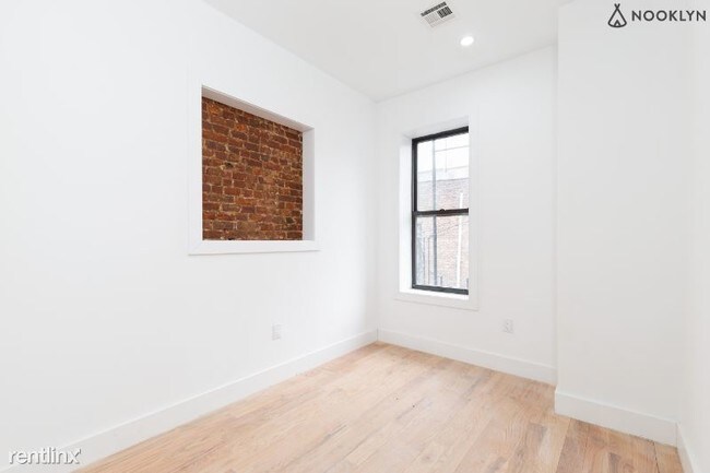Building Photo - 3 br, 2 bath Apartment - 74 Hull St
