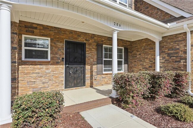 Foto del edificio - 206 Leland Ln