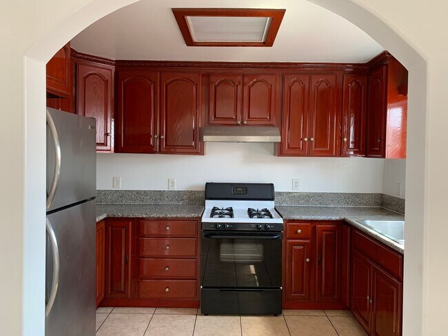 Foto del edificio - Willowbrook Triplex