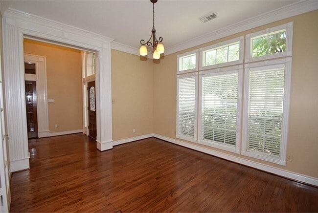 Foto del edificio - 9307 Shady Ln Cir