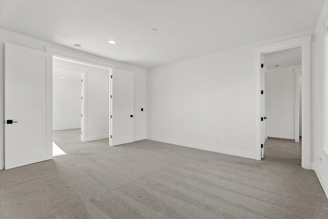 Building Photo - 16914 1st Pl S
