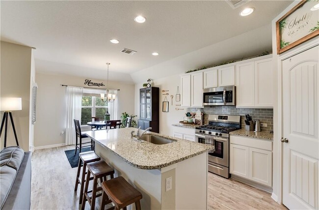 Building Photo - 408 Red Matador Ln