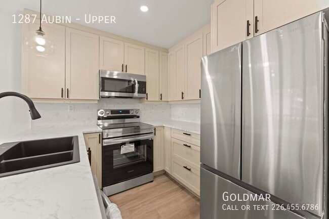 Building Photo - New Listing
