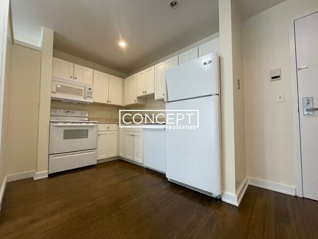 Building Photo - 40 Boylston St