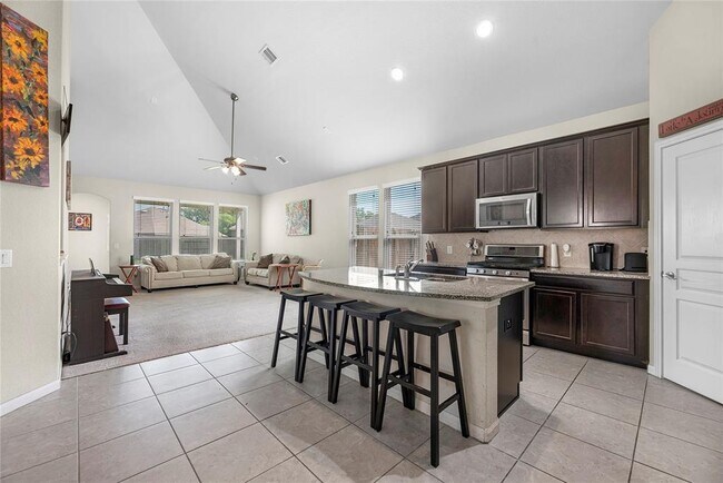 Foto del edificio - 16644 Conner Creek Ln
