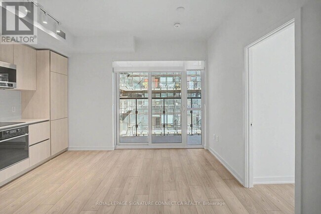 Photo du bâtiment - 110 Broadway Ave