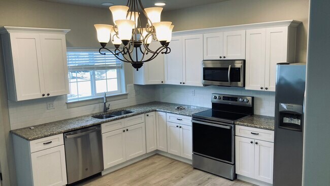 Kitchen/Dining - 1969 Shoup Ave E