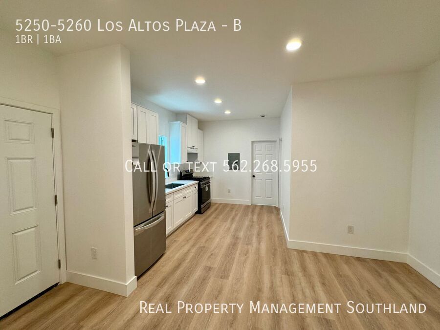 Primary Photo - 5250-5260 Los Altos Plaza-B