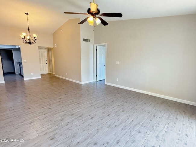 Building Photo - 2605 W Willow Ave