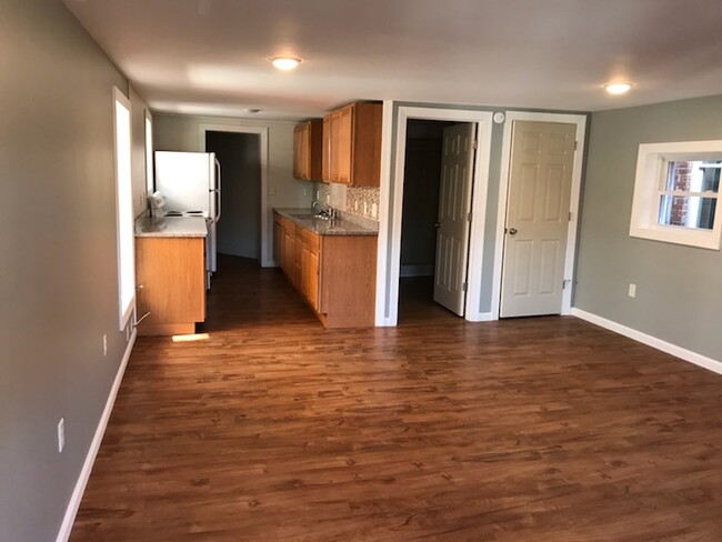 View of front entrance - 108 E Main St
