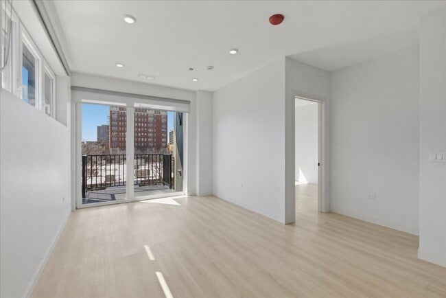 Foto del edificio - 948 W Sunnyside Ave