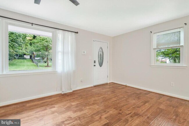 Building Photo - 10513 Norris Pl