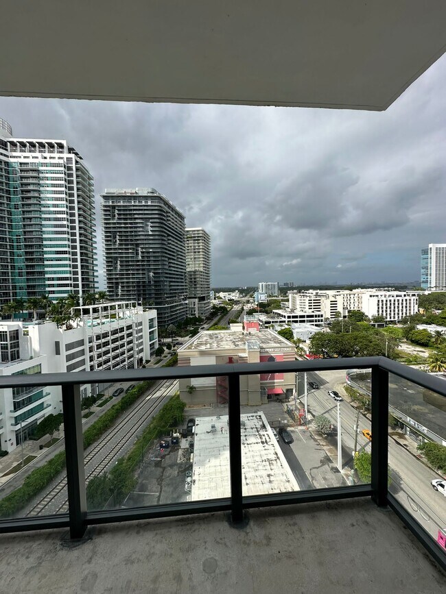 Foto del edificio - 447 NE 29th St