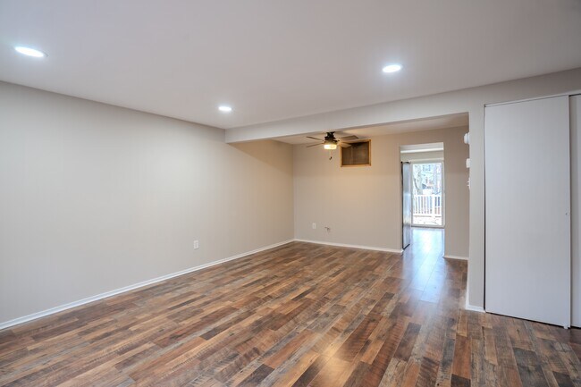 Building Photo - 8505 Castlemill Cir