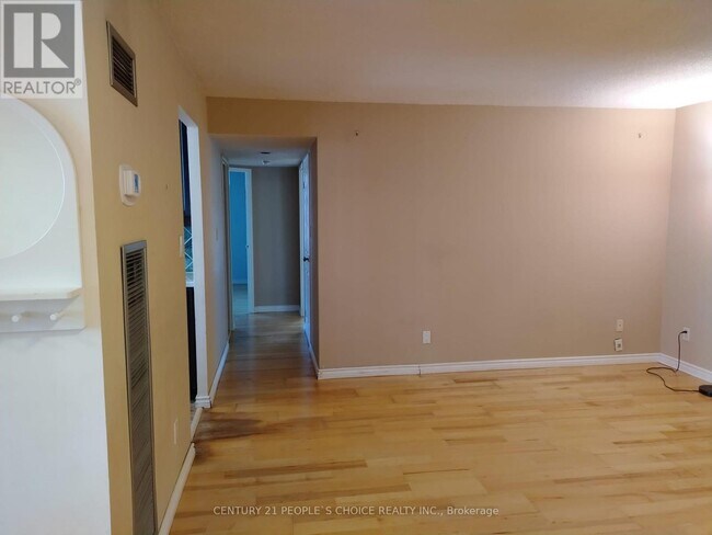 Photo du bâtiment - 633-2633 Bay St.