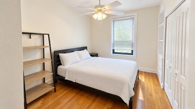 Foto del edificio - 1214 W Belmont Ave