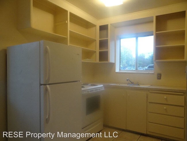 Building Photo - 766 E 300 S