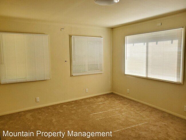 Building Photo - 2 br, 1 bath House - 23746 Hillside Unit B