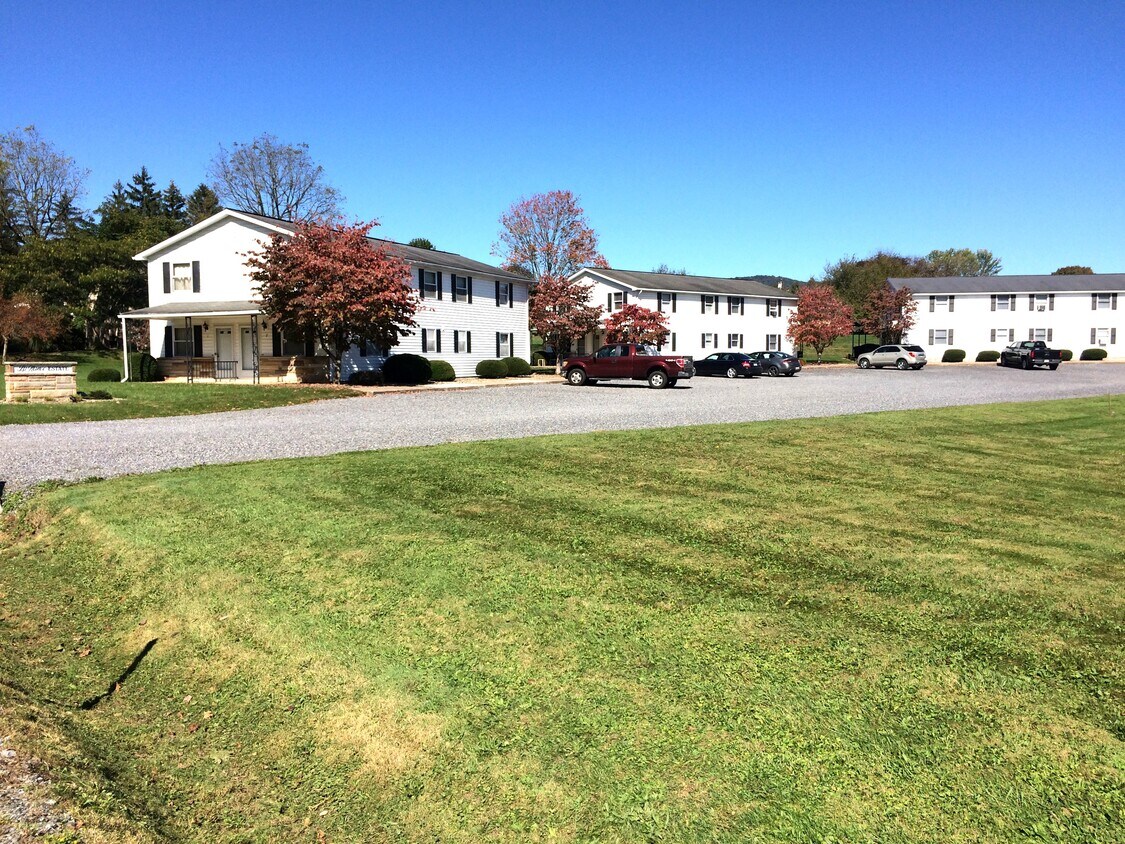 Foto principal - 428 Tipton Rd