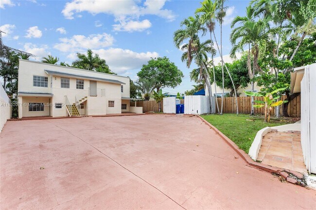 Foto del edificio - 2385 SW 17th St