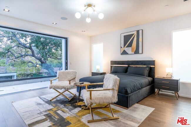 Foto del edificio - 11246 Kling St