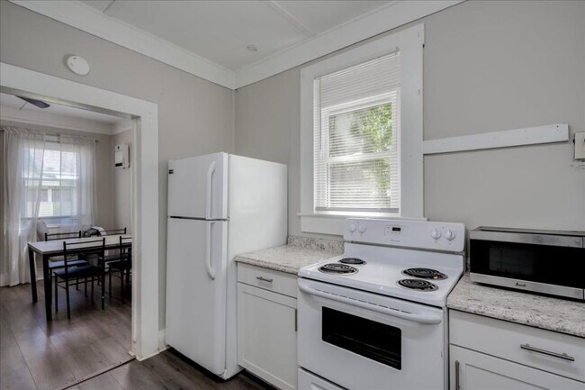 Foto del edificio - 2245 Bayvale Rd