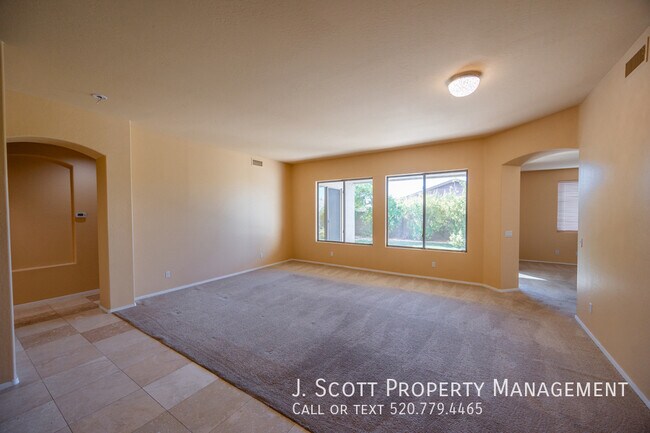 Foto del edificio - 18462 W Western Star Blvd