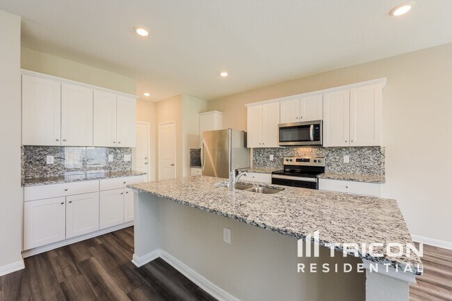 Foto del edificio - 14351 Palm Ridge