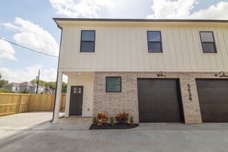 Building Photo - 5036 Mallow St