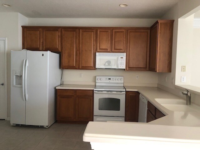 Foto del edificio - 8395 Cannonwood Ln