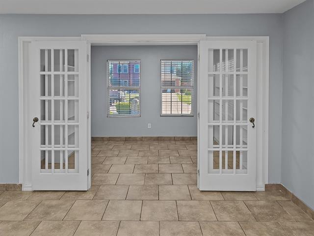 Building Photo - 4602 Green Meadow Dr