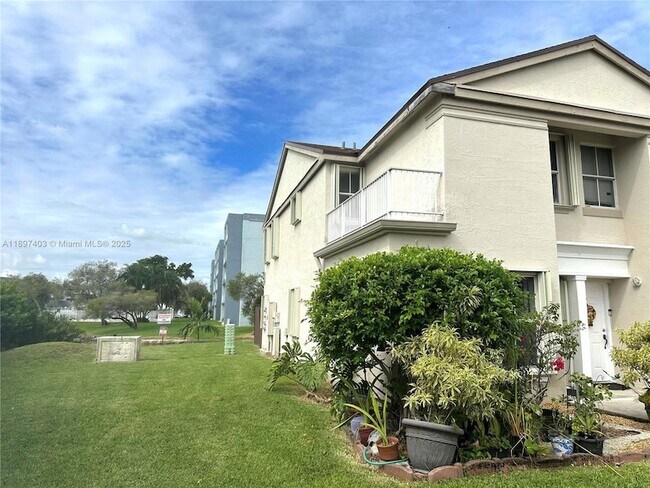 Foto del edificio - 9203 Fontainebleau Blvd