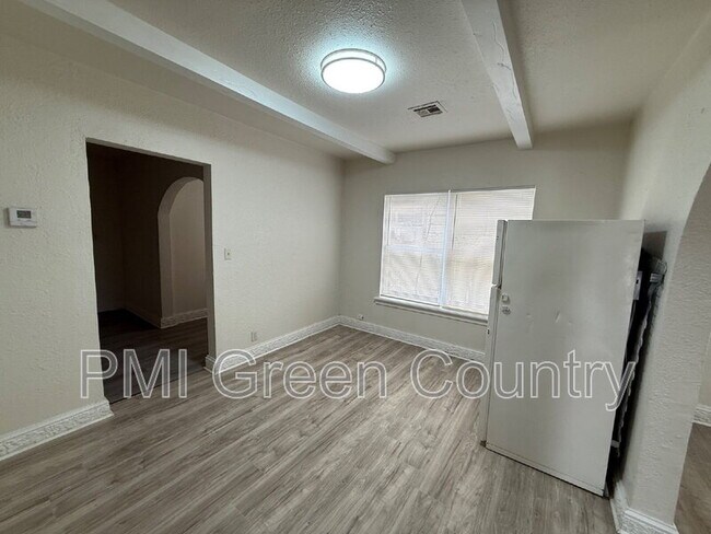 Foto del edificio - 1447 N Lewis Pl