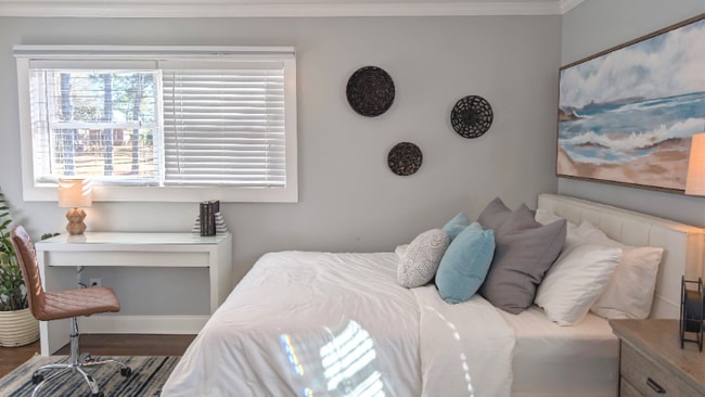 Building Photo - 831 Parkway Dr