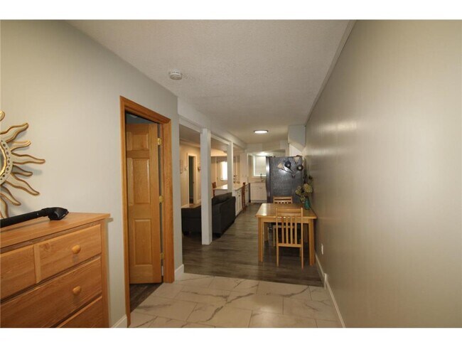 Foto del edificio - 401 W Main St