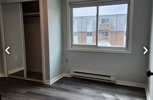 Building Photo - 4 Hazelwood Ave