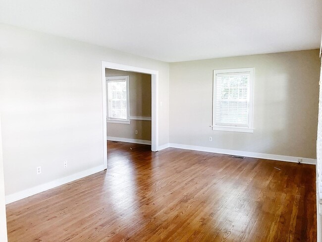 Building Photo - 333 Northfield Dr
