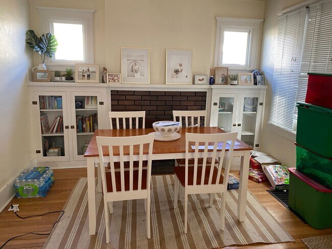 Foto del edificio - Spacious Home on Quiet Street