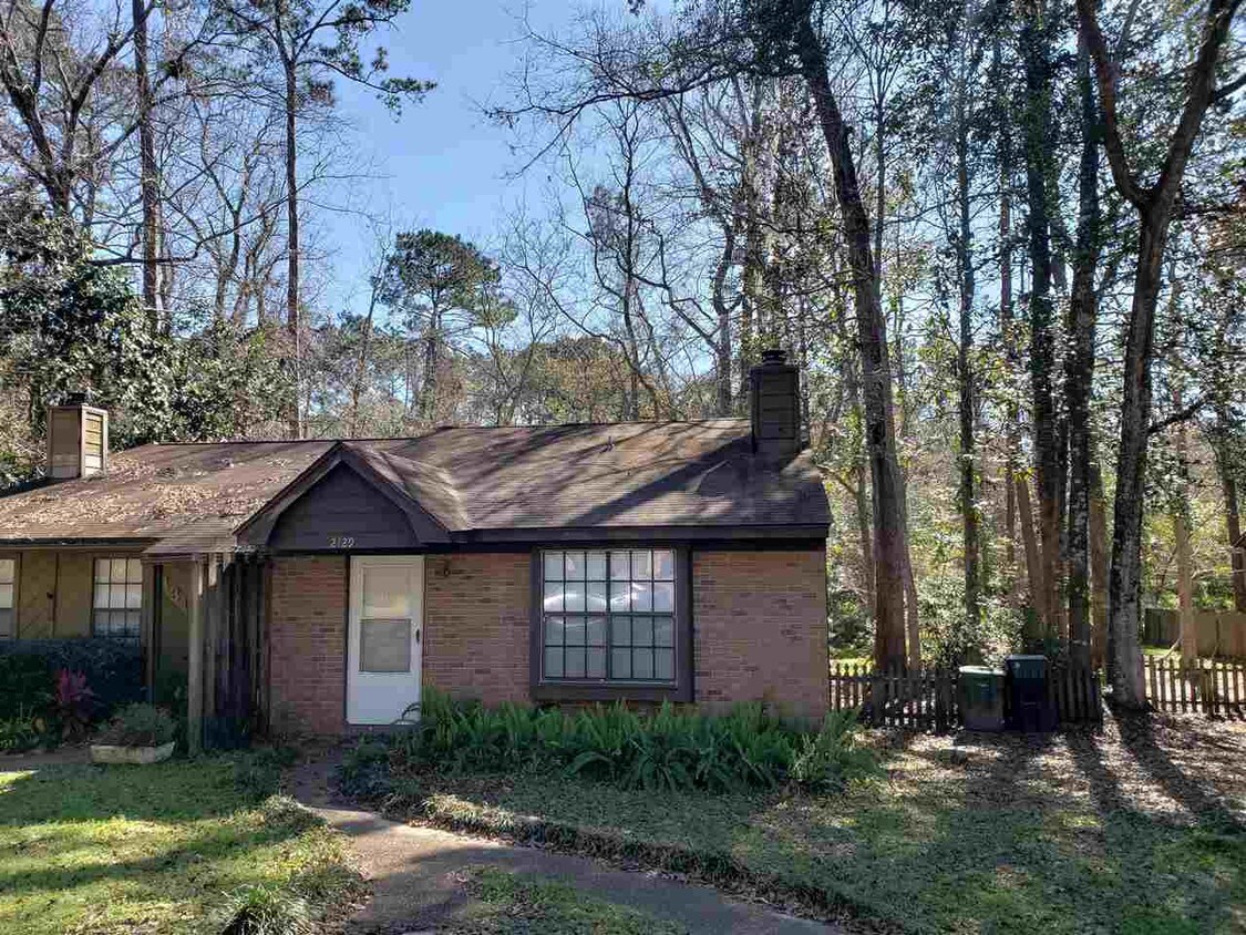 2129 Victory Garden Ln, Tallahassee, FL 32301 House Rental in