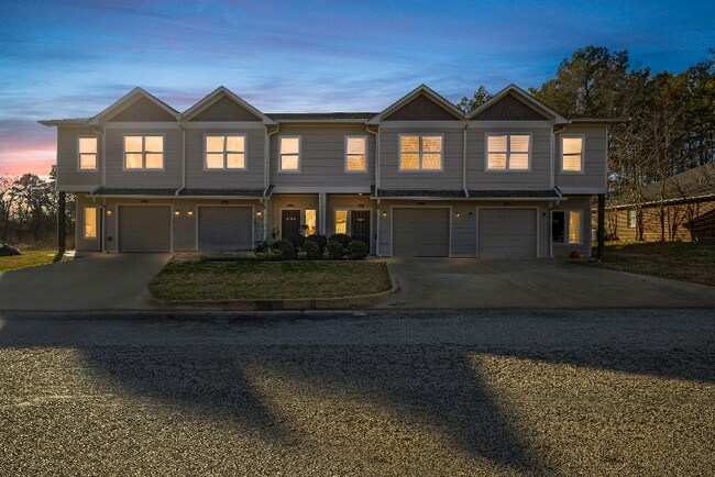 Foto del edificio - 16072 Echo Glen Dr