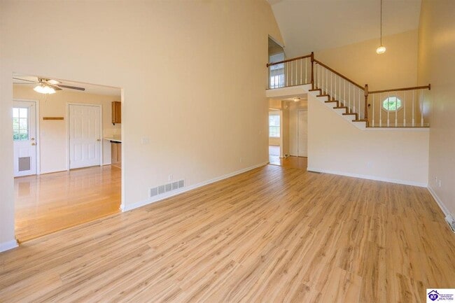 Building Photo - 806 Edgebrook Dr