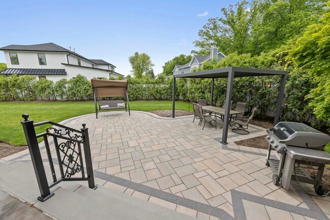 Building Photo - 100 Nichols Dr