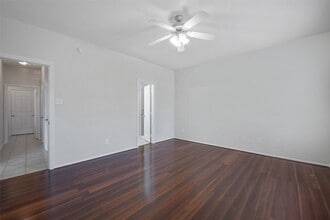 Building Photo - 131 Sunset Falls Dr