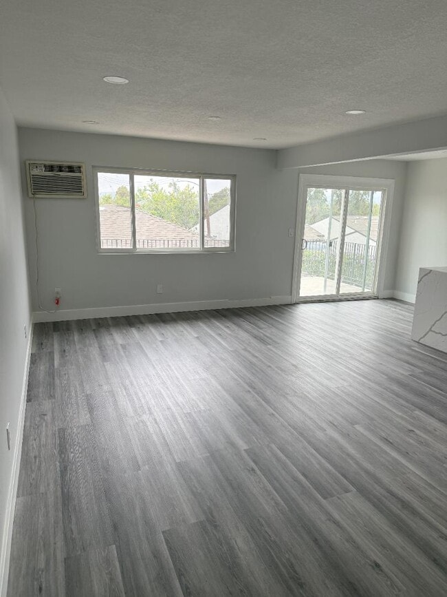 Photo - 122 N Merrimac Dr Apartment