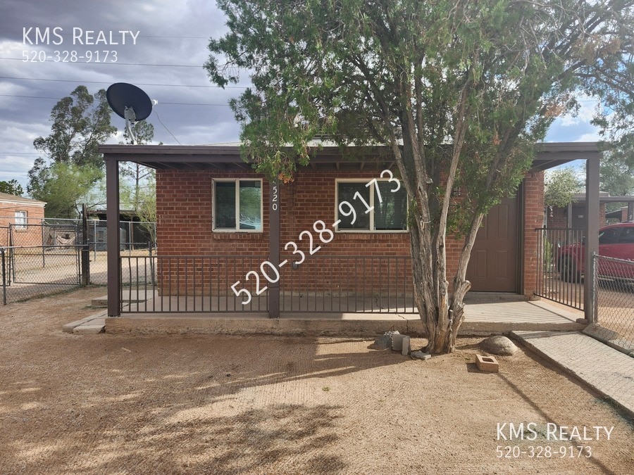 Foto principal - 4520 E Douglas St