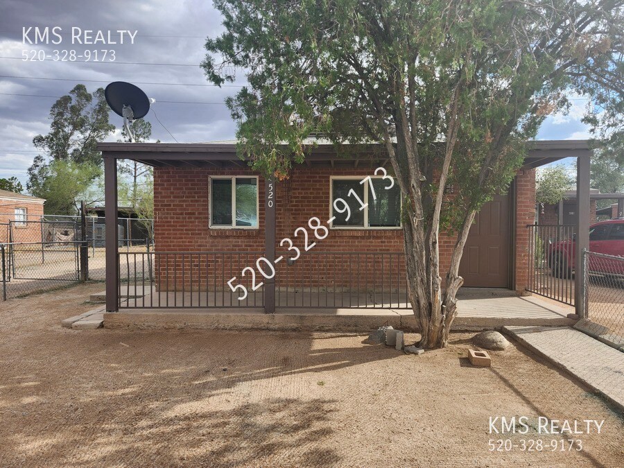 Primary Photo - 4520 E Douglas St