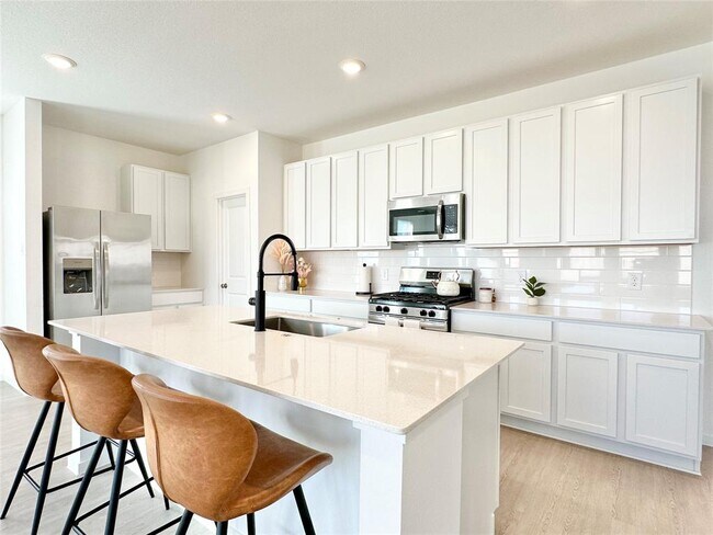 Building Photo - 2524 Lago Costa Dr