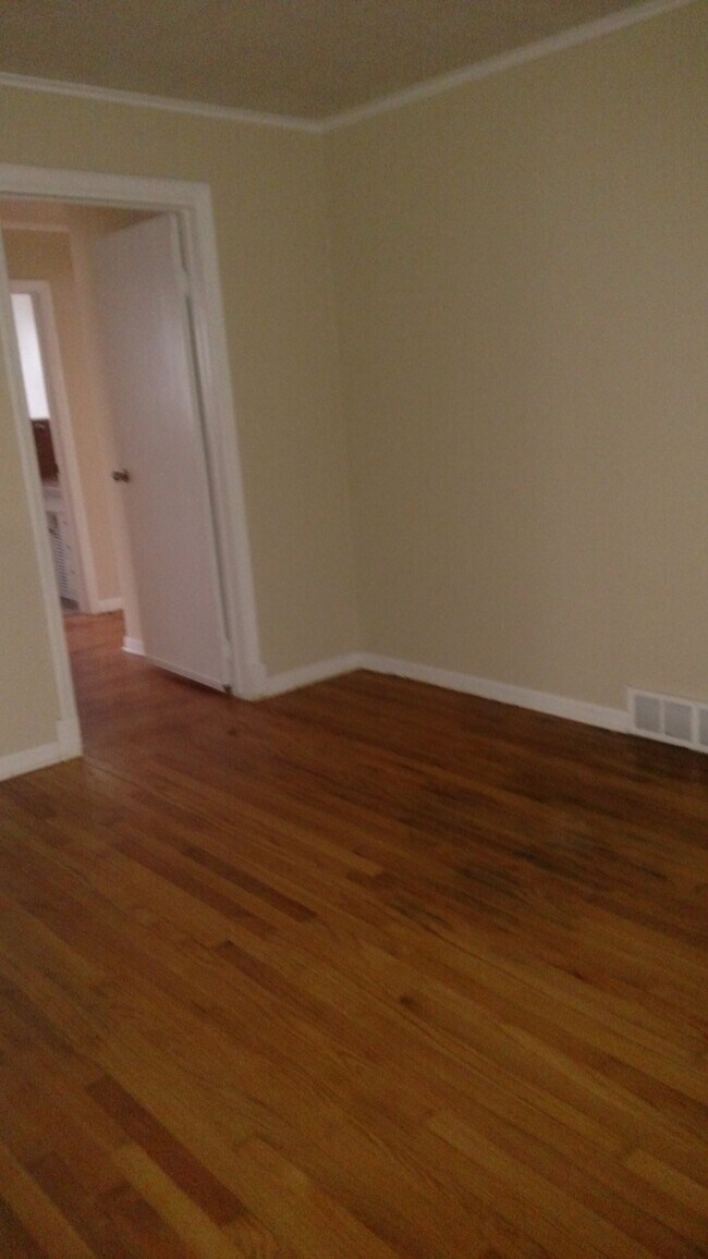 Foto del edificio - 10415 Crystal Ave